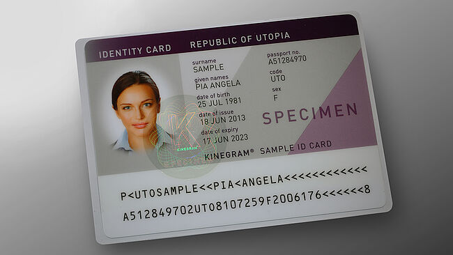 Image d'un exemple de carte d'identité protégée par une pochette avec KINEGRAM incrusté pour sécuriser le document personnalisé