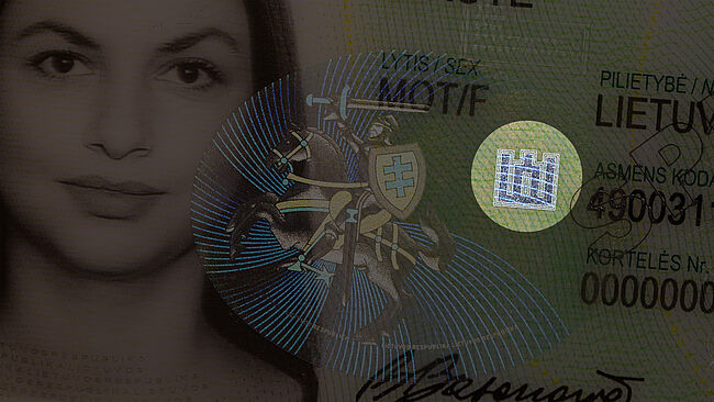 Close-up of the KINEGRAM on the Lithuanian ID card, showing a coat of arms that was created using partial metallization.