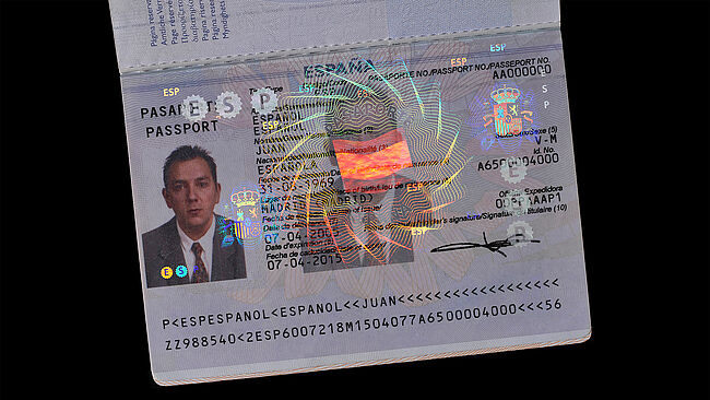 Image of Spanish Passport with paper-based datapage and KINEGRAM