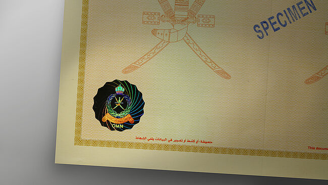 Omani birth certificate with KINEGRAM PATCH