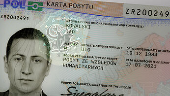 Image of Polish Residency Permit with KINEGRAM security feature